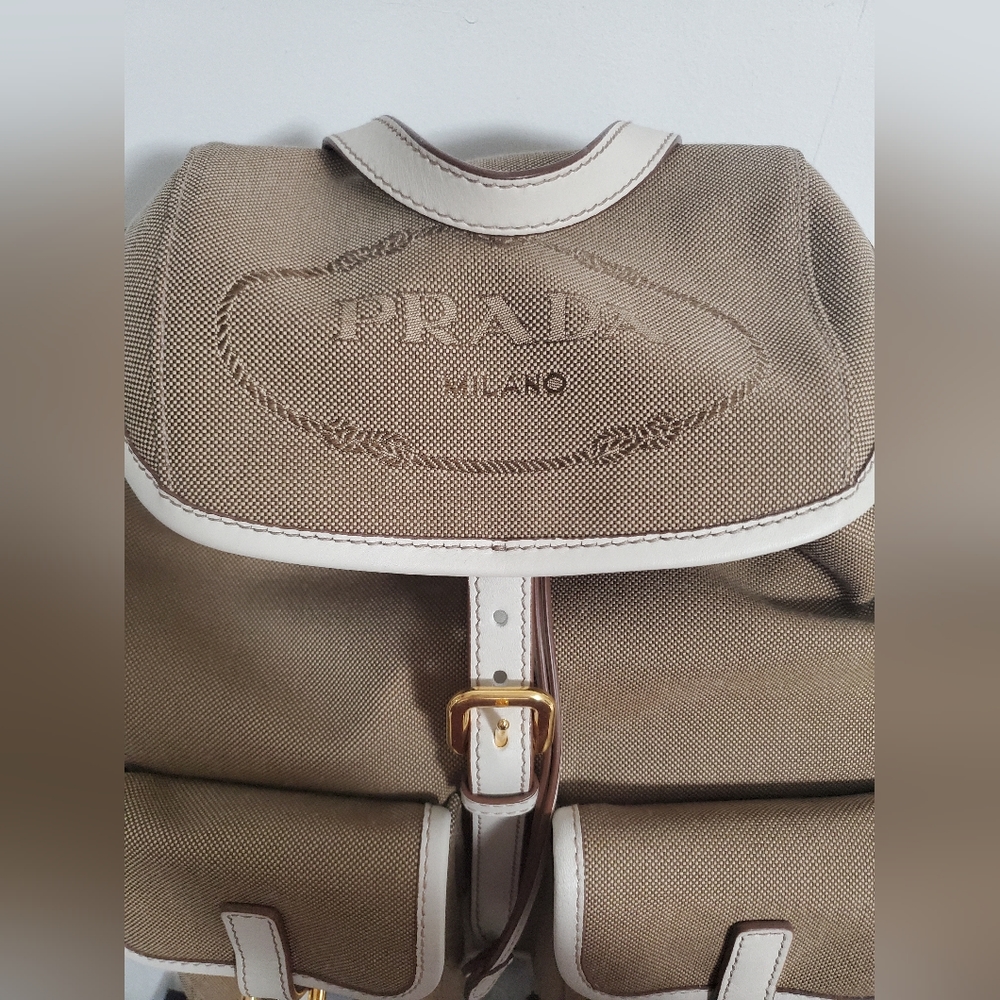 Prada backpack - Picture 2 of 12